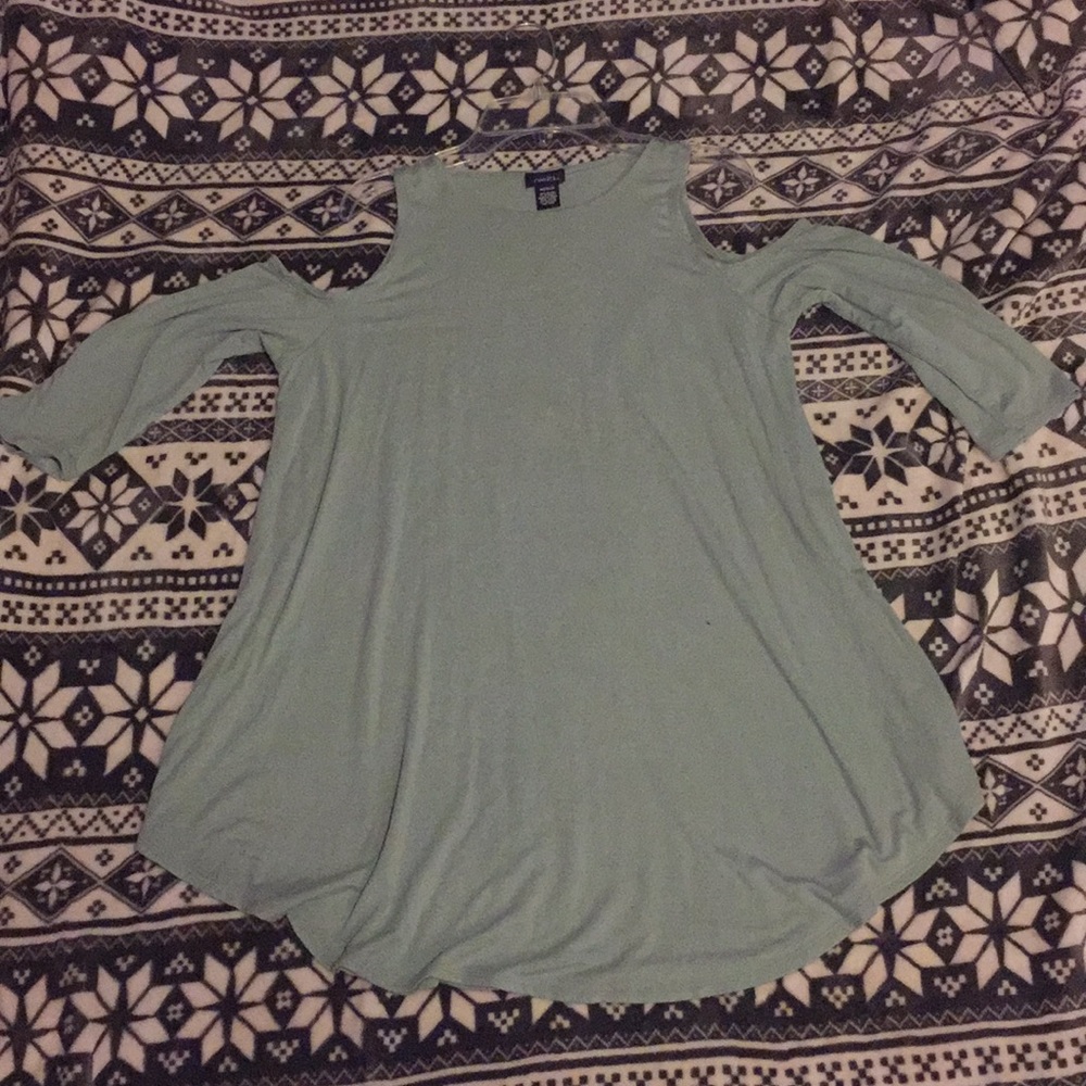 Open shoulder long shirt